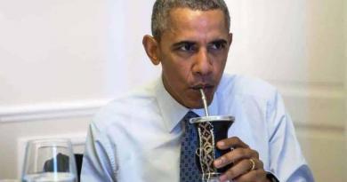 Barack Obama qui boit du maté