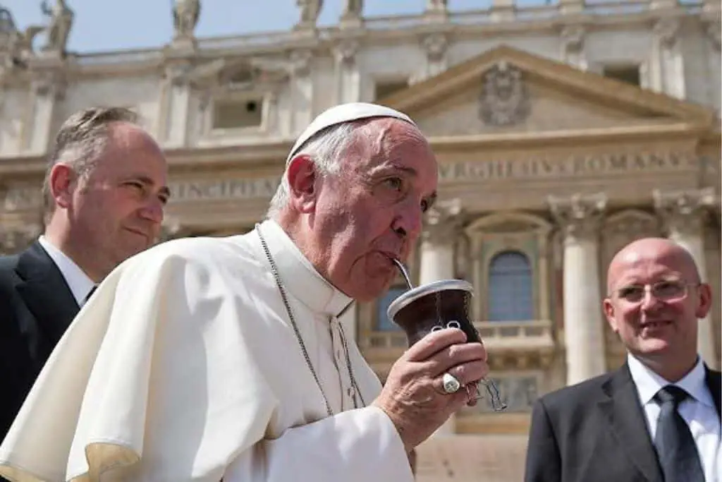Pape François qui boit du maté