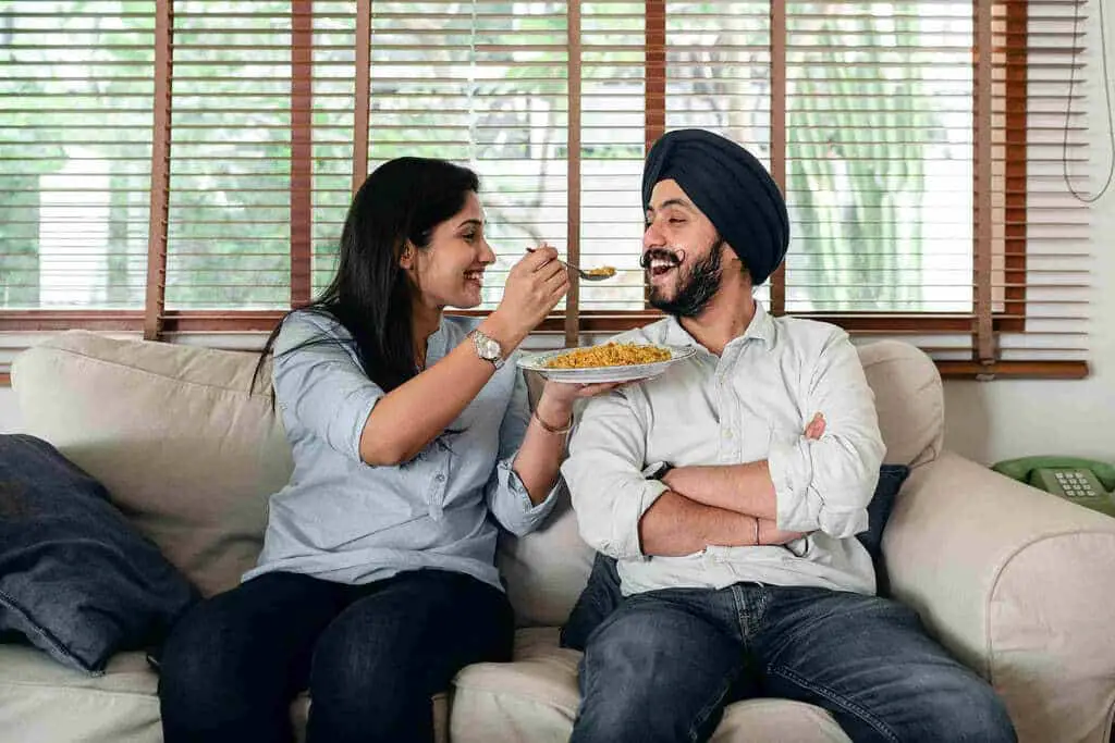 Couple indien qui mange