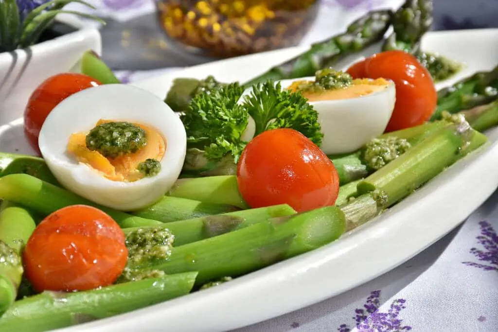 Légumes et œufs dur