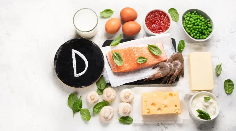 Des aliments riches en vitamine D comme le poisson, les oeufs, les champignons, le fromage, etc